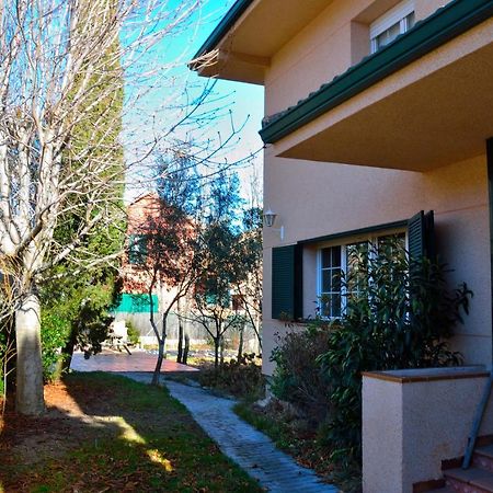 Casa Rural El Trepador Azul Futbolin Barbacoa 8 Personas بيسيريل دي لا سييرا المظهر الخارجي الصورة
