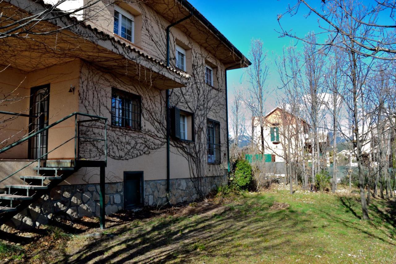 Casa Rural El Trepador Azul Futbolin Barbacoa 8 Personas بيسيريل دي لا سييرا المظهر الخارجي الصورة
